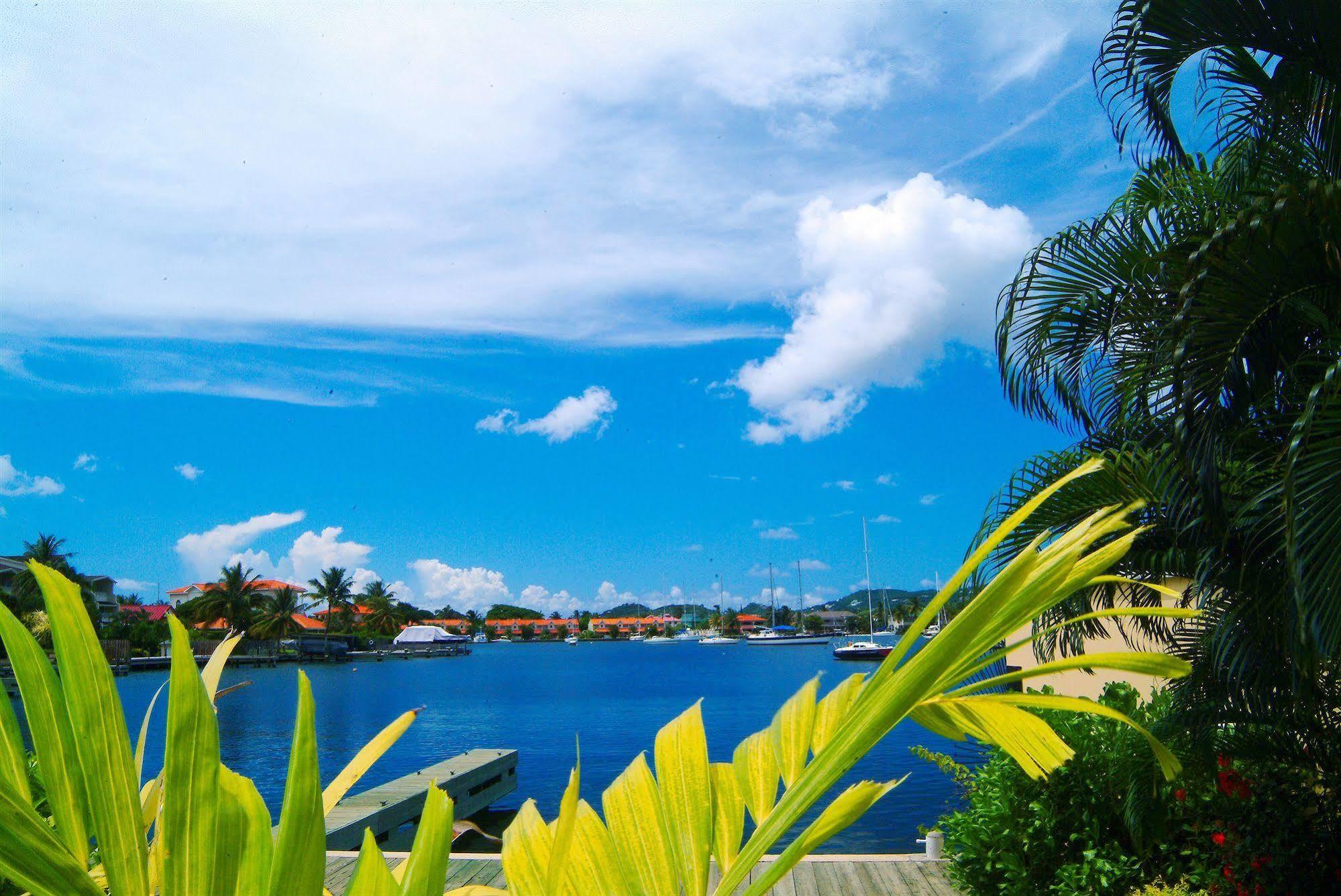 Aparthotel The Harbour Rodney Bay Esterno foto