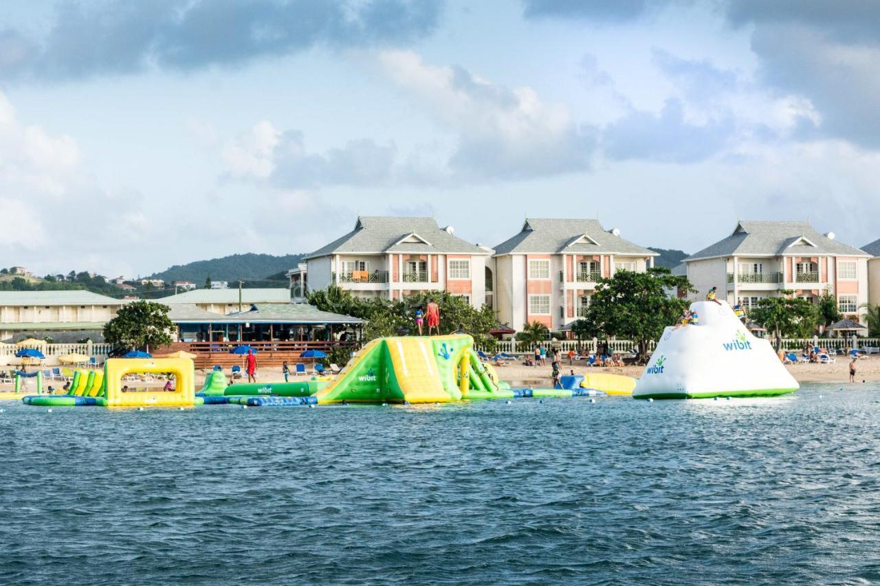 Aparthotel The Harbour Rodney Bay Esterno foto
